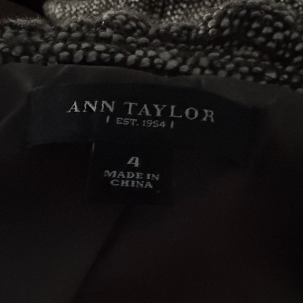 Ann Taylor Textured Black and Gray Wool Blend Blazer Size 4 - Picture 3 of 3